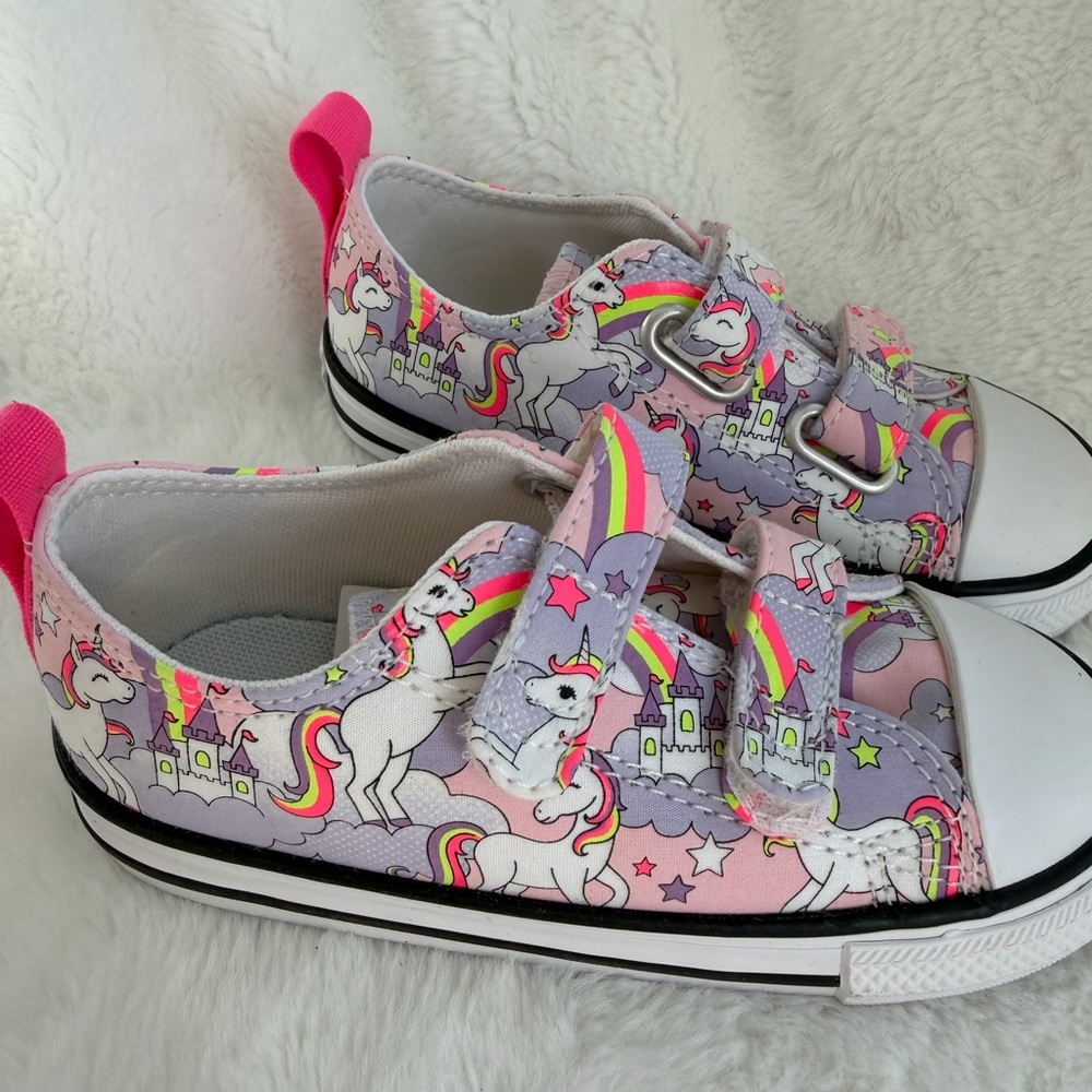 Converse Unicorn Print Kids Sneakers with Pink and White, New in a Box!!!